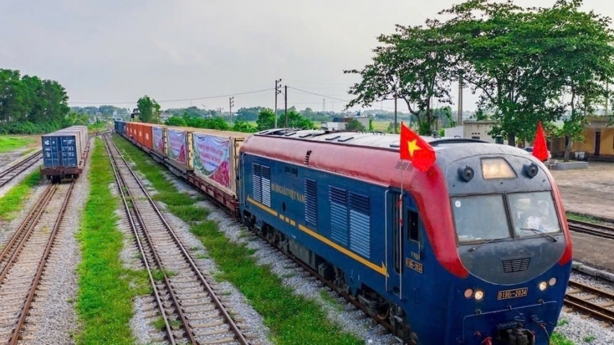 Lao Cai - Hanoi - Hai Phong railway project to break ground this December